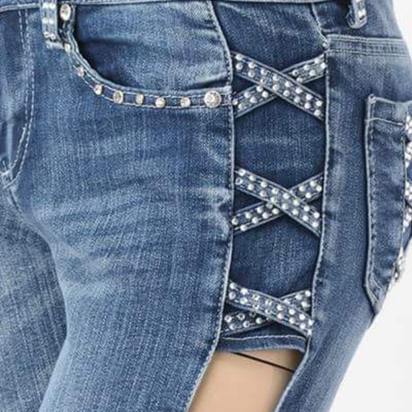 Platinum Plush Open Side X Design - Picture 3 of 6